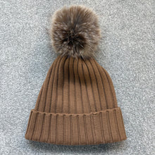 Load image into Gallery viewer, Women’s Moncler Pom-Pom Beanie Beige SzUNI
