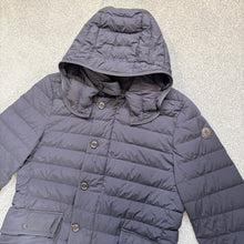 Load image into Gallery viewer, Moncler Delion Navy Size 3
