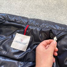 Load image into Gallery viewer, Moncler Mounier Navy Size 5
