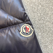Load image into Gallery viewer, Moncler Mounier Navy Size 5
