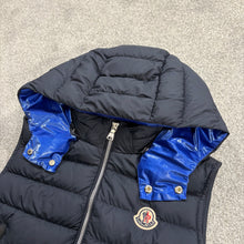 Load image into Gallery viewer, Moncler Laro Gilet Navy Age12
