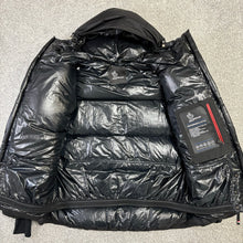 Load image into Gallery viewer, Moncler Grenoble Mazod Black Size 3
