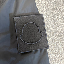 Load image into Gallery viewer, Moncler Abbe Black Size 4
