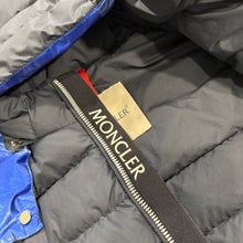 Load image into Gallery viewer, Moncler Laro Gilet Navy Age12
