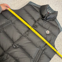 Load image into Gallery viewer, Moncler Cheval Dark Grey Size 5
