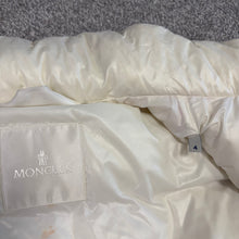 Load image into Gallery viewer, Moncler Parken Gilet Orange Size 4
