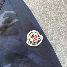 Load image into Gallery viewer, Moncler Graf Reversible Khaki &amp; Navy Camo Size 3
