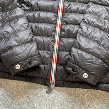 Load image into Gallery viewer, Moncler Daniel Black Size 3
