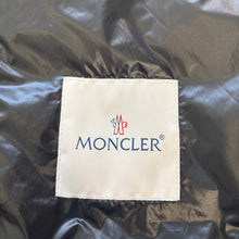 Load image into Gallery viewer, Moncler Arves Gilet Black Size 5
