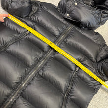 Load image into Gallery viewer, Moncler Pascal Black Size 6
