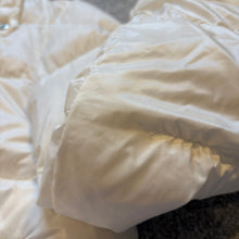 Load image into Gallery viewer, Moncler Bramant White Size 6
