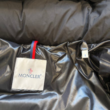 Load image into Gallery viewer, Moncler Vezere Black Size 1
