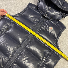 Load image into Gallery viewer, Moncler Lacet Gilet Navy Size 3
