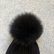 Load image into Gallery viewer, Women’s Moncler Pom-Pom Beanie Black SzUNI

