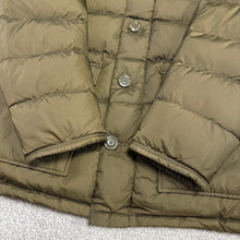 Load image into Gallery viewer, Moncler Cluny Khaki Size 7
