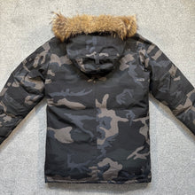 Load image into Gallery viewer, Canada Goose Chateau Parka Black Camo Size Medium

