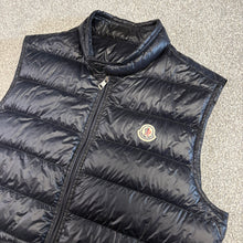 Load image into Gallery viewer, Moncler Gui Gilet Navy Size 4
