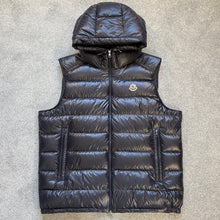 Load image into Gallery viewer, Moncler Barant Gilet Navy Size 7
