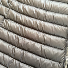 Load image into Gallery viewer, Women’s Moncler Agatelon Black Size 4
