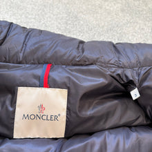 Load image into Gallery viewer, Moncler Sovex Gilet Navy Size 3
