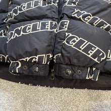 Load image into Gallery viewer, Moncler Faiveley Black Size 3
