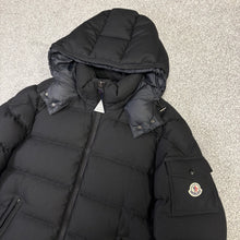 Load image into Gallery viewer, Moncler Montgenevre Black Size 5
