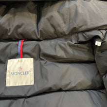 Load image into Gallery viewer, Moncler Aurelien Black Size 6
