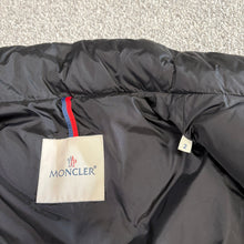 Load image into Gallery viewer, Moncler Allemont Gilet Black Size 2
