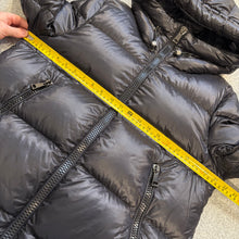 Load image into Gallery viewer, Women’s Moncler Seritte Black Size 3
