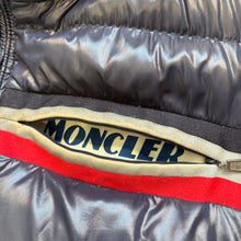Load image into Gallery viewer, Moncler Mounier Navy Size 5
