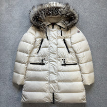 Load image into Gallery viewer, Women’s Moncler Aphrotiti White Size 2

