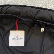Load image into Gallery viewer, Moncler Jonathan Black Size 6
