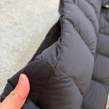 Load image into Gallery viewer, Moncler Cecaud Navy Size 4
