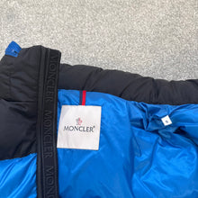Load image into Gallery viewer, Moncler Ophrys Gilet Blue Size 5
