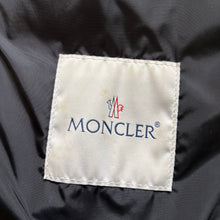 Load image into Gallery viewer, Moncler Jeanclaude Black Size 4
