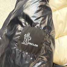 Load image into Gallery viewer, Moncler Grenoble Noussan White Camo Size 3
