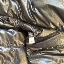 Load image into Gallery viewer, Moncler Lauros Black Size 4
