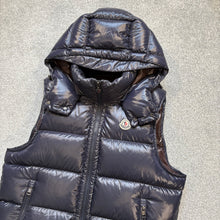 Load image into Gallery viewer, Moncler Bormes Gilet Navy Size 4
