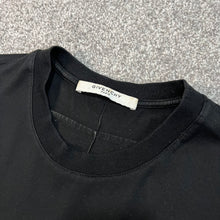 Load image into Gallery viewer, Givenchy T-Shirt Black Size Small
