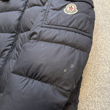 Load image into Gallery viewer, Moncler Chevalier Navy Size 0
