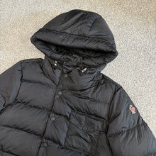 Load image into Gallery viewer, Moncler Grenoble Eggstock Black Size 5
