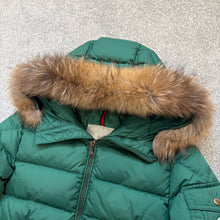 Load image into Gallery viewer, Moncler Byron Green Age 10
