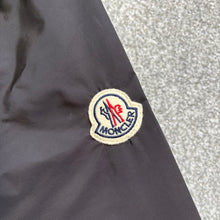 Load image into Gallery viewer, Moncler See Overshirt Black Size 2
