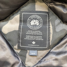 Load image into Gallery viewer, Canada Goose Chateau Parka Black Camo Size Medium
