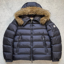 Load image into Gallery viewer, Moncler Byron Navy Size 3
