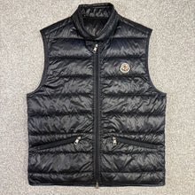 Load image into Gallery viewer, Moncler Gui Gilet Navy Size 1
