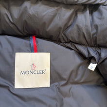 Load image into Gallery viewer, Moncler Poirier Navy Size 3
