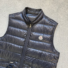 Load image into Gallery viewer, Moncler Gui Gilet Navy Size 5
