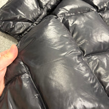 Load image into Gallery viewer, Women’s Moncler Echinops Black Size 4
