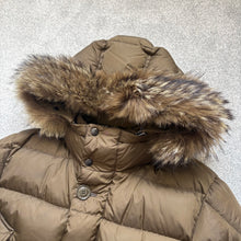 Load image into Gallery viewer, Moncler Cluny Khaki Size 2
